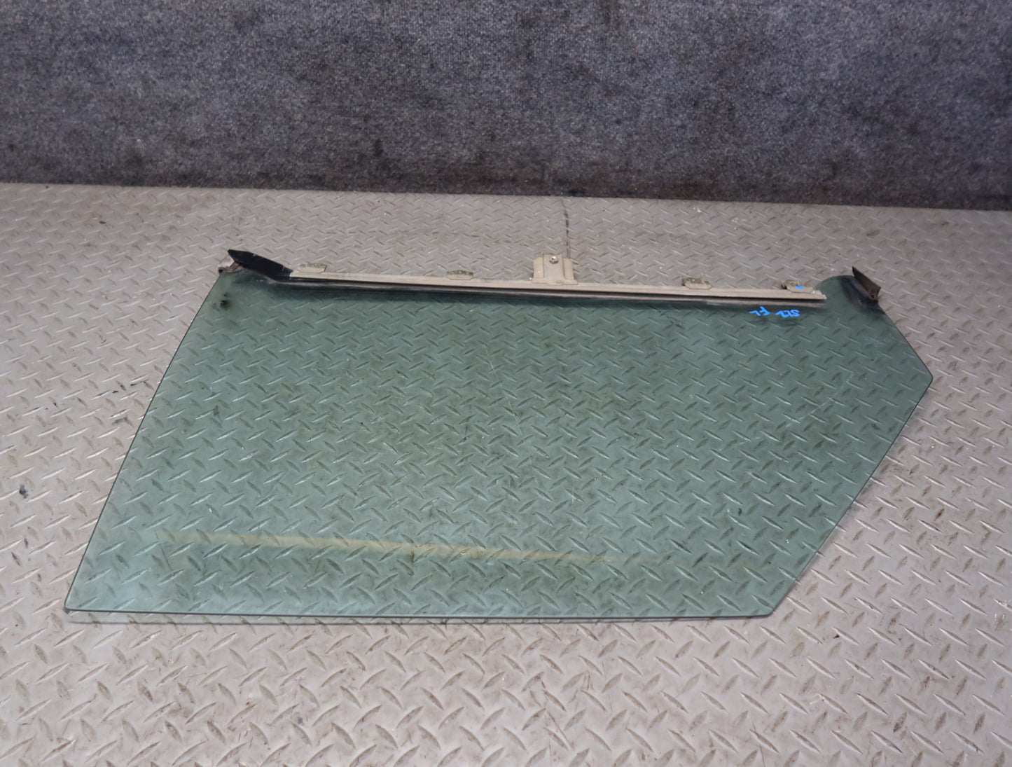 73-89 Mercedes R107 Convertible Front Left Driver Door Glass Window OEM