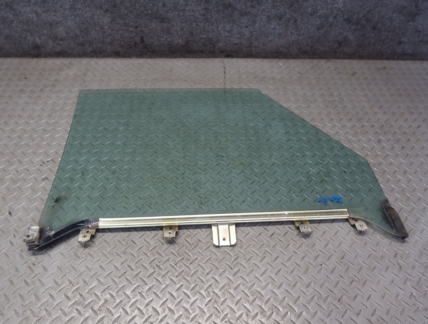73-89 Mercedes R107 Convertible Front Left Driver Door Glass Window OEM