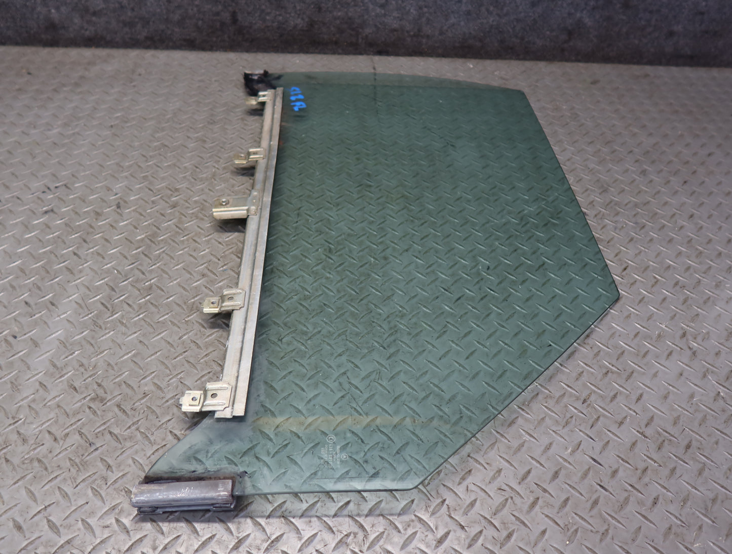 73-89 Mercedes R107 Convertible Front Right Passenger Door Glass Window OEM
