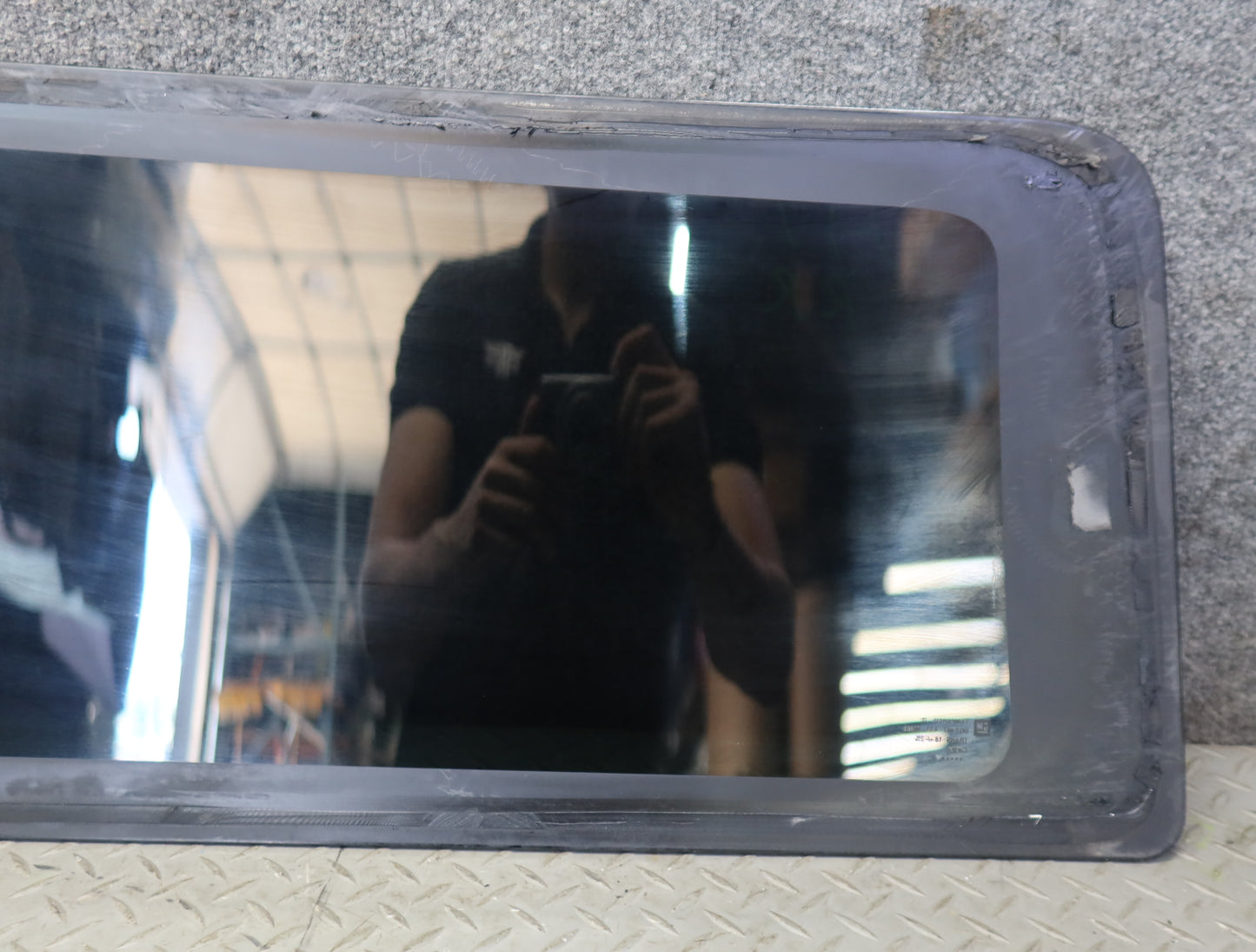 2003-2007 Hummer H2 Rear Right Quarter Glass Window
