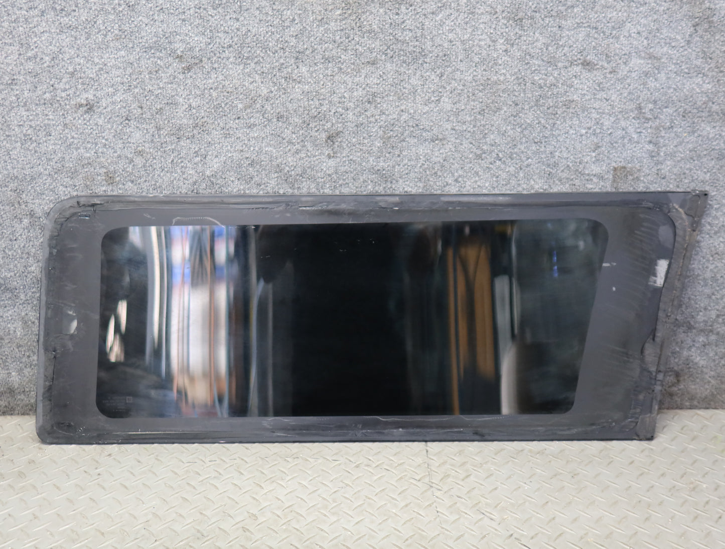 2003-2007 Hummer H2 Rear Left Quarter Glass Window