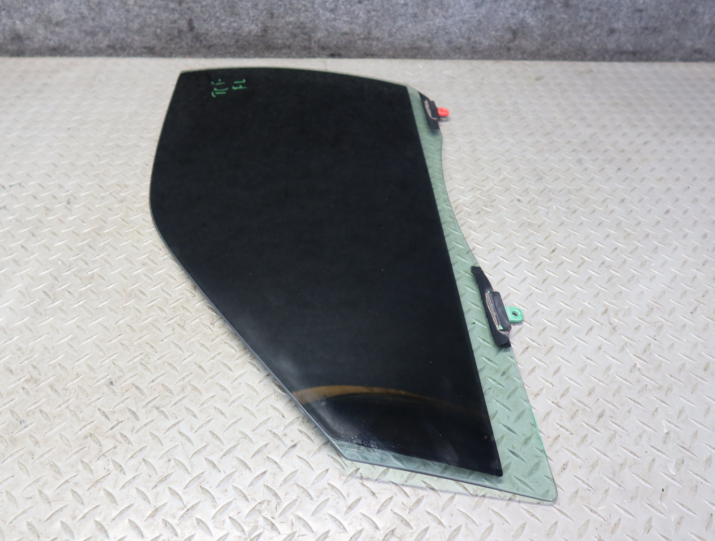 99-01 Toyota Crown JZS175 Front Left Passenger Door Glass Window OEM