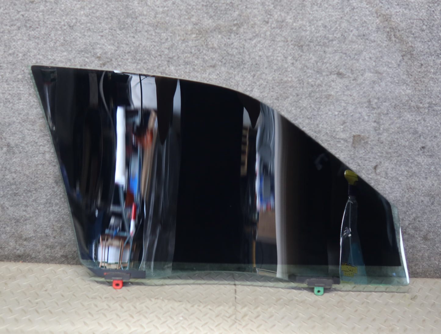 99-01 Toyota Crown JZS175 Front Left Passenger Door Glass Window OEM