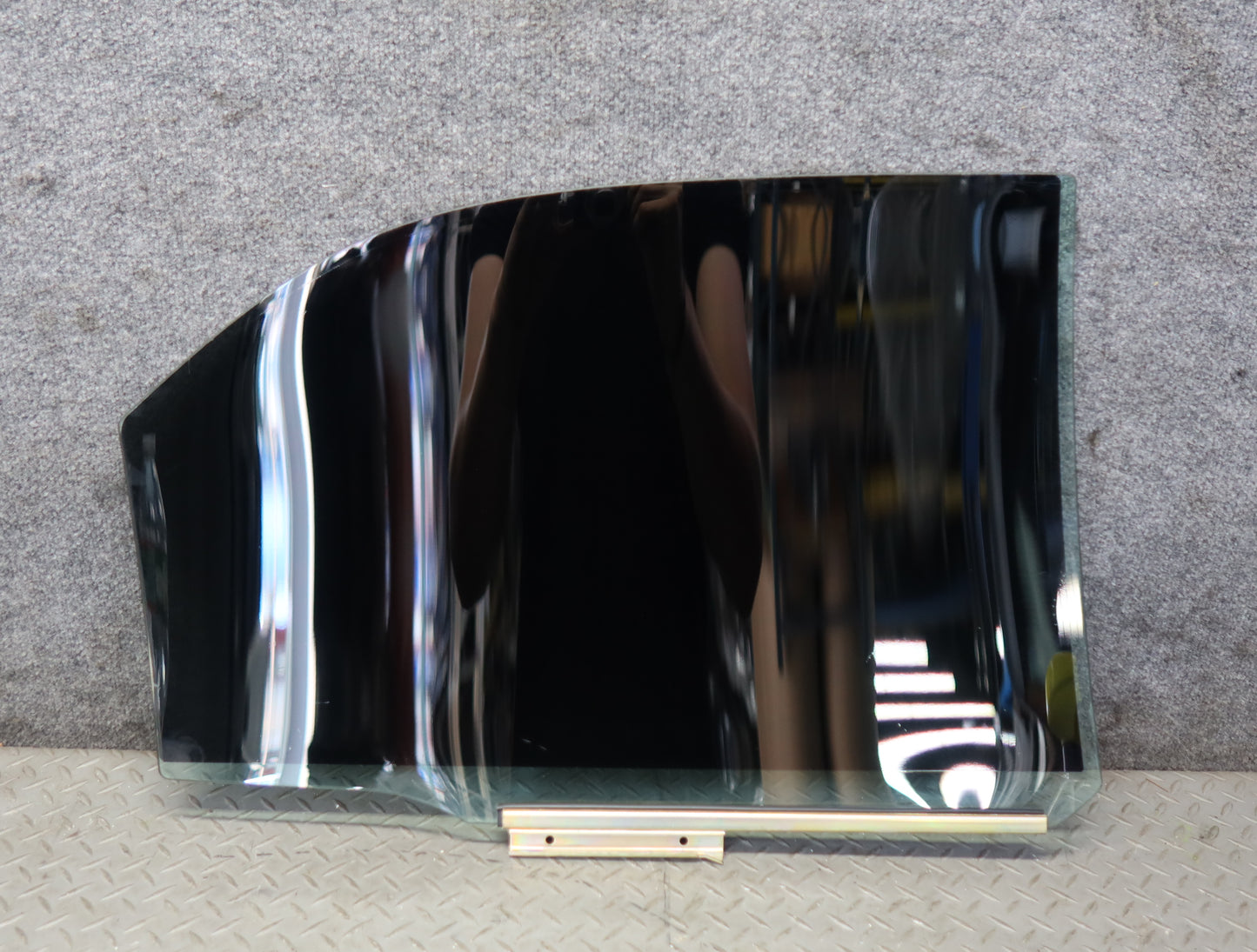 99-01 Toyota Crown JZS175 Rear Left Door Glass Window Tinted OEM