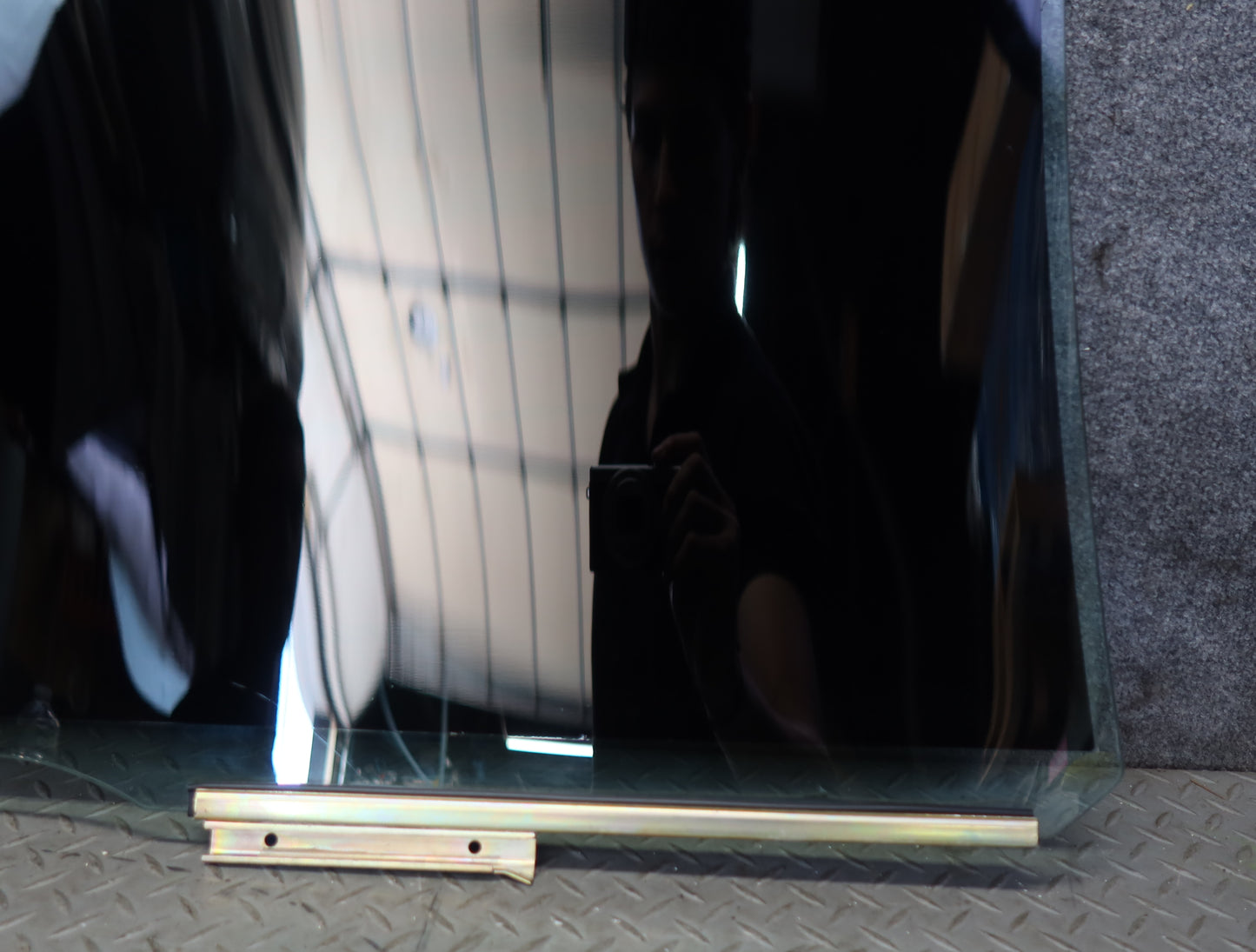 99-01 Toyota Crown JZS175 Rear Left Door Glass Window Tinted OEM