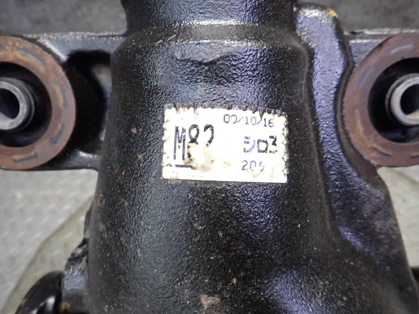 99-01 Toyota Crown JZS175 RWD A/T Rear Differential Carrier 3.727 Ratio OEM