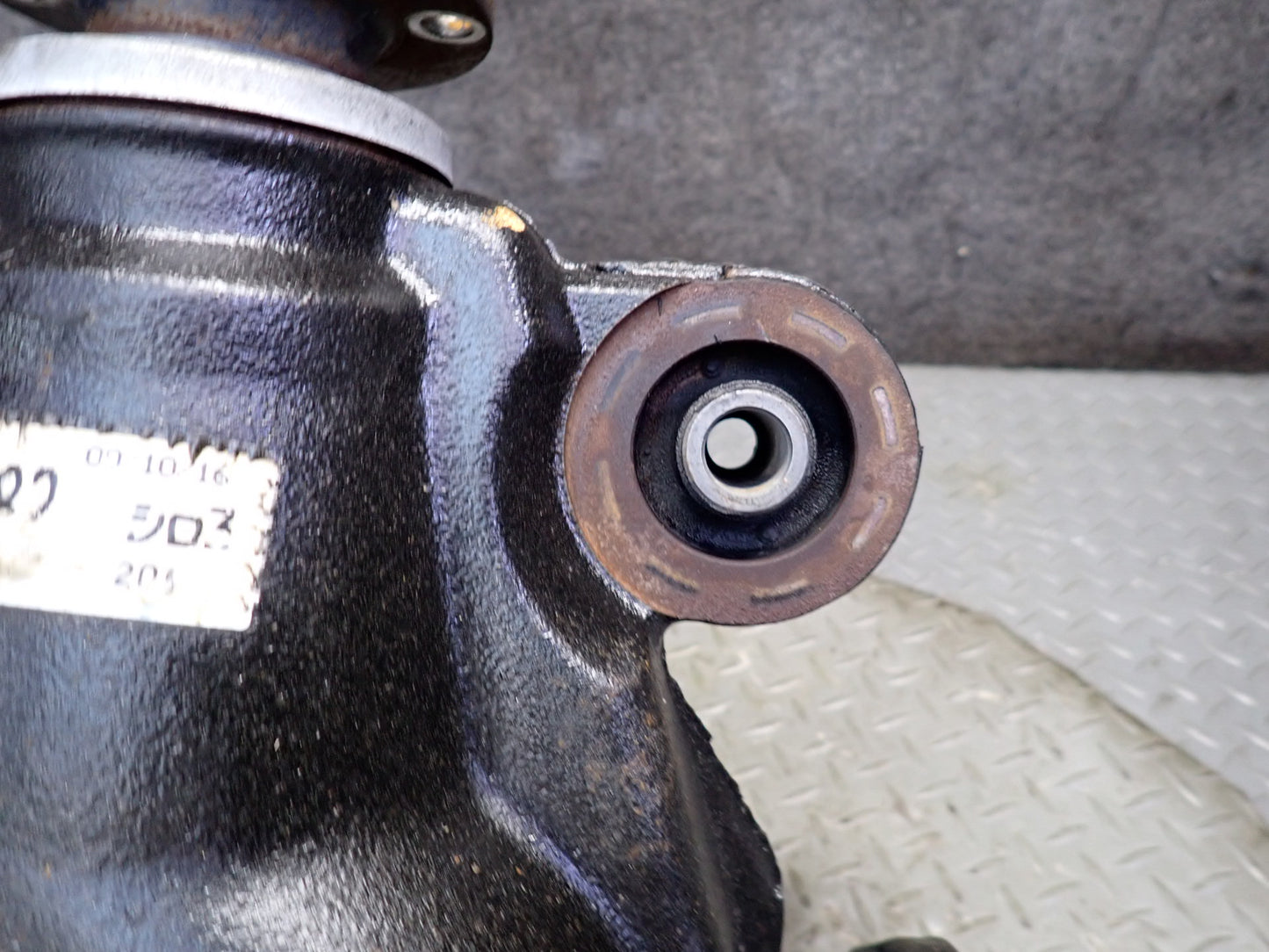 99-01 Toyota Crown JZS175 RWD A/T Rear Differential Carrier 3.727 Ratio OEM