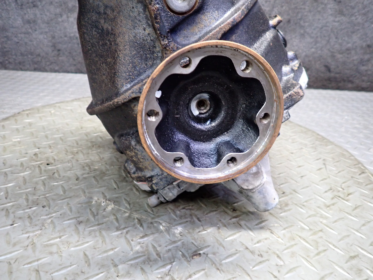 99-01 Toyota Crown JZS175 RWD A/T Rear Differential Carrier 3.727 Ratio OEM