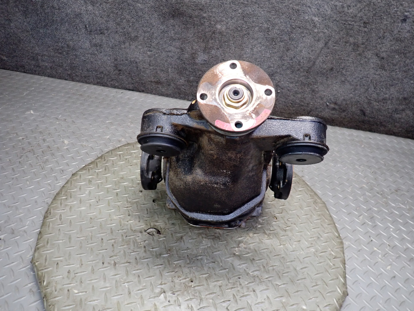 99-01 Toyota Crown JZS175 RWD A/T Rear Differential Carrier 3.727 Ratio OEM