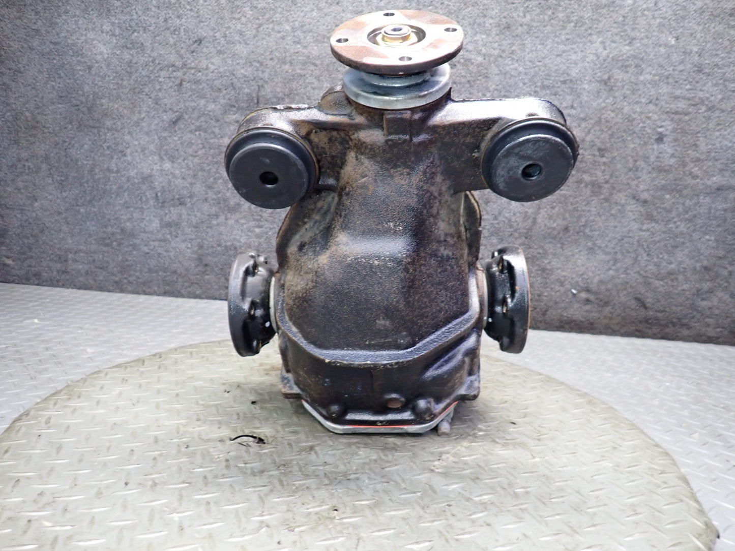 99-01 Toyota Crown JZS175 RWD A/T Rear Differential Carrier 3.727 Ratio OEM
