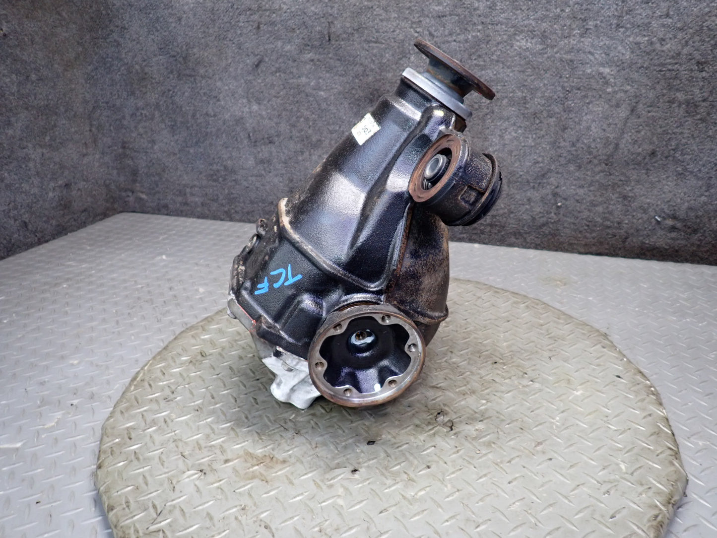 99-01 Toyota Crown JZS175 RWD A/T Rear Differential Carrier 3.727 Ratio OEM