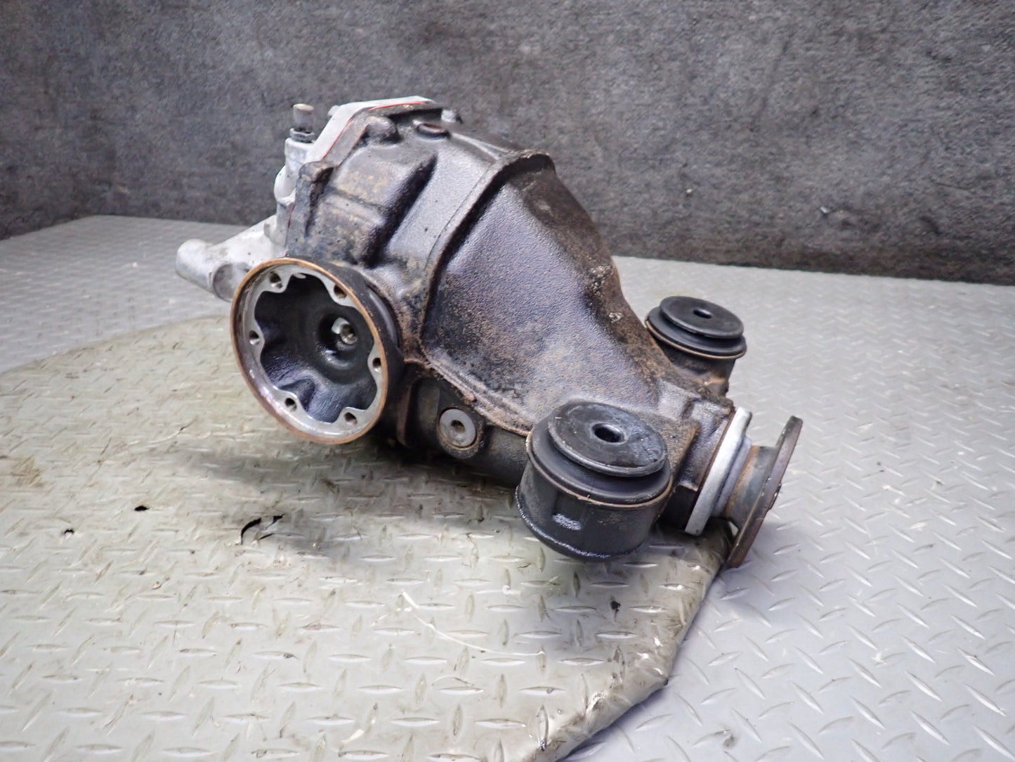 99-01 Toyota Crown JZS175 RWD A/T Rear Differential Carrier 3.727 Ratio OEM