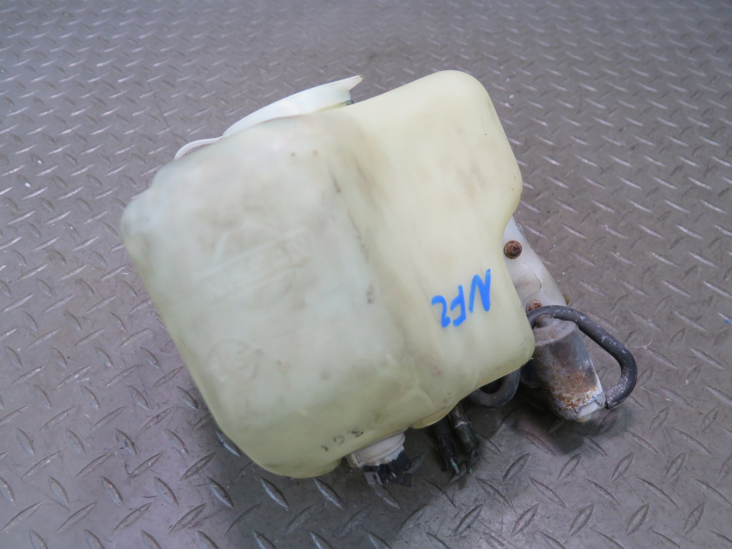 84-86 Nissan Z31 300ZX Windshield Washer Fluid Reservoir Tank w Pump OEM
