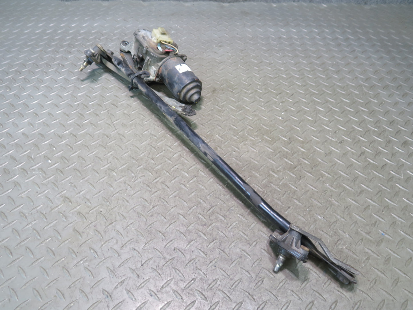 84-89 Nissan Z31 300ZX Windshield Wiper Transmission Linkage w Motor Set OEM