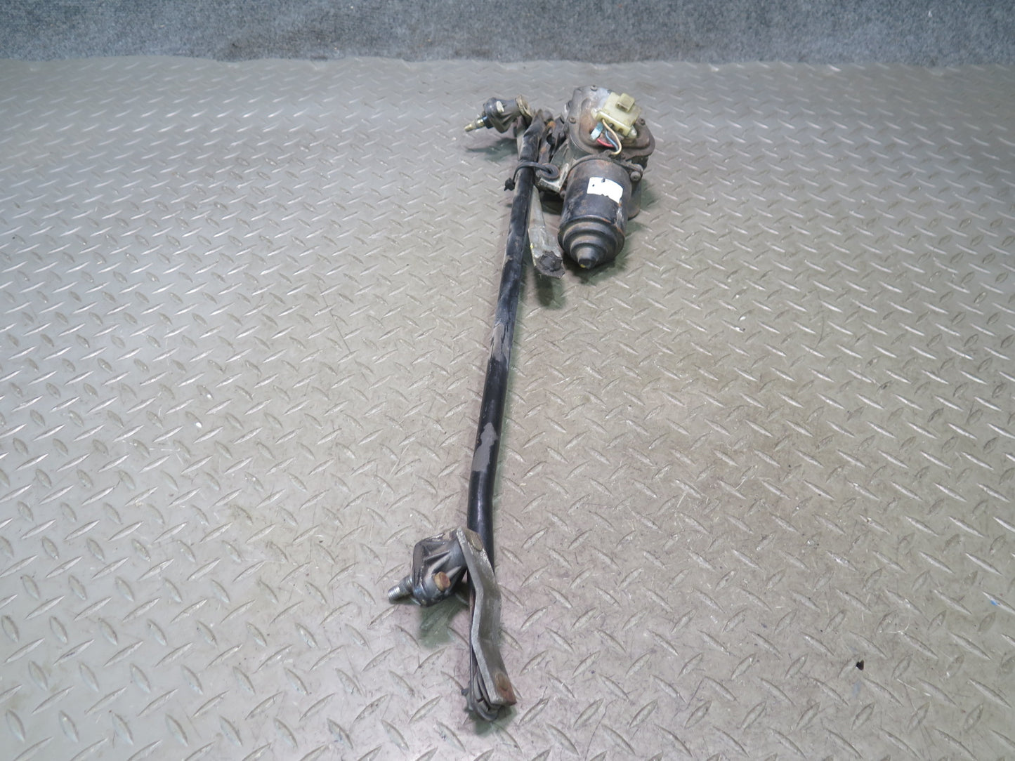 84-89 Nissan Z31 300ZX Windshield Wiper Transmission Linkage w Motor Set OEM