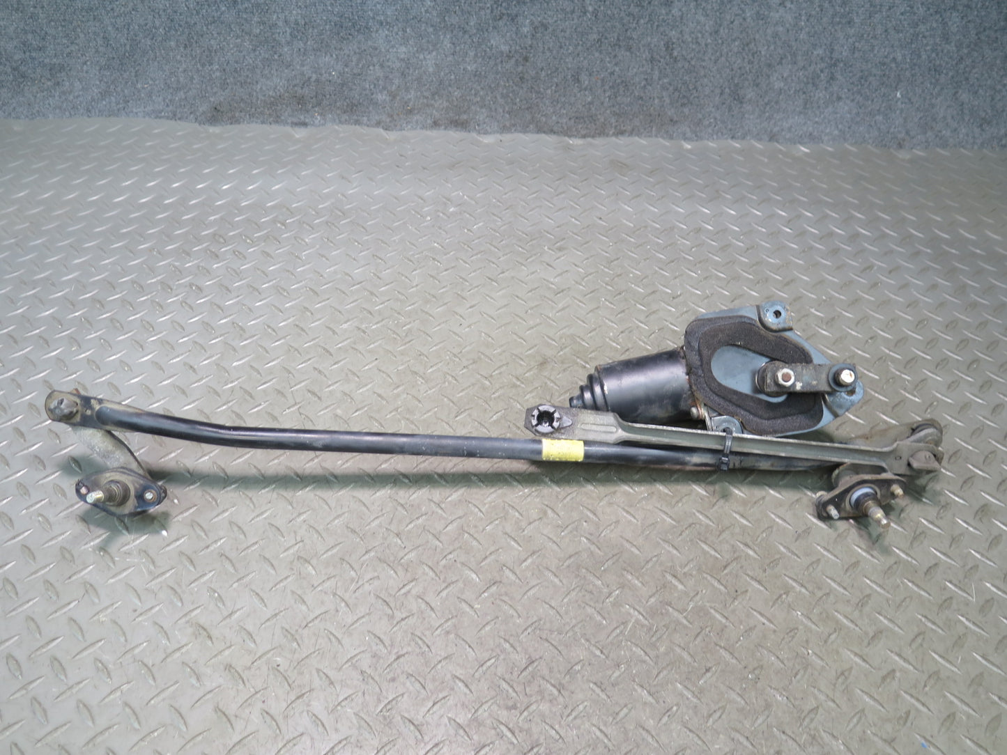 84-89 Nissan Z31 300ZX Windshield Wiper Transmission Linkage w Motor Set OEM