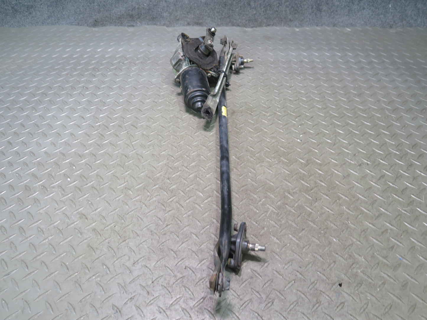 84-89 Nissan Z31 300ZX Windshield Wiper Transmission Linkage w Motor Set OEM