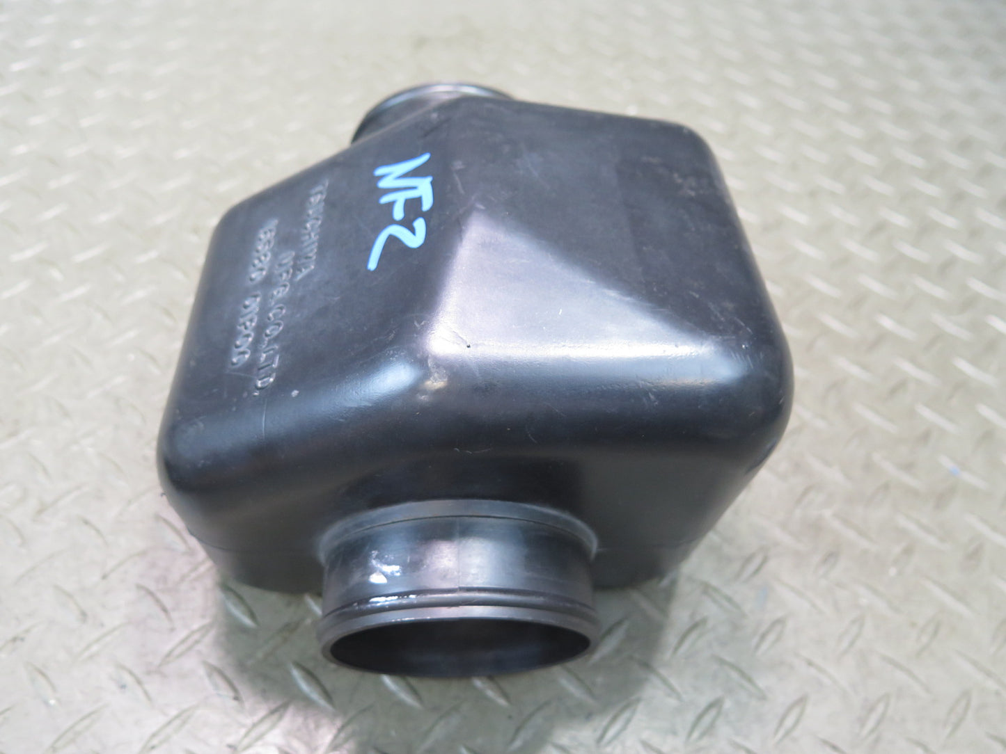 84-89 Nissan Z31 300ZX Air Intake Filter Resonator Box 16580-01P00 OEM