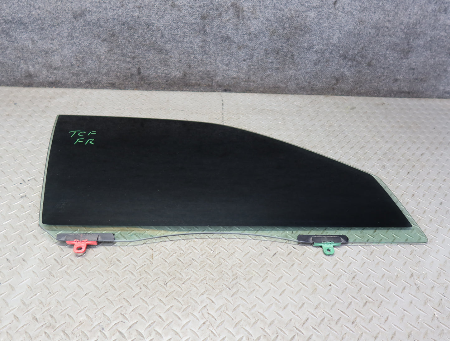 99-01 Toyota Crown JZS175 Front Right Driver Door Glass Window OEM