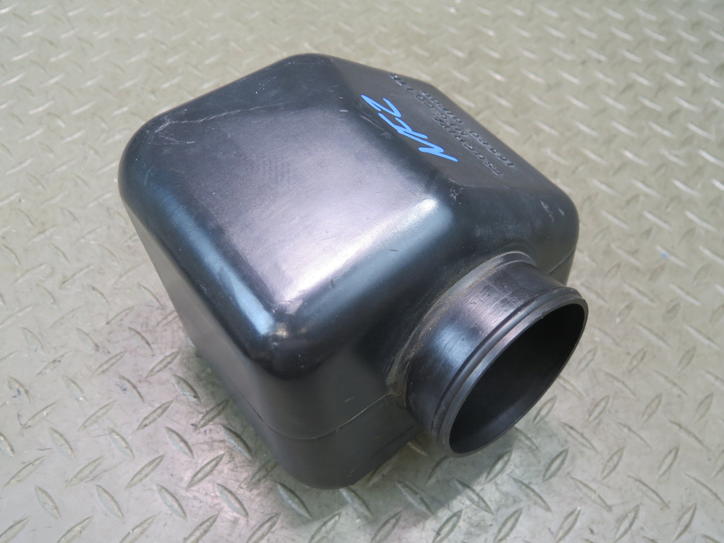 84-89 Nissan Z31 300ZX Air Intake Filter Resonator Box 16580-01P00 OEM