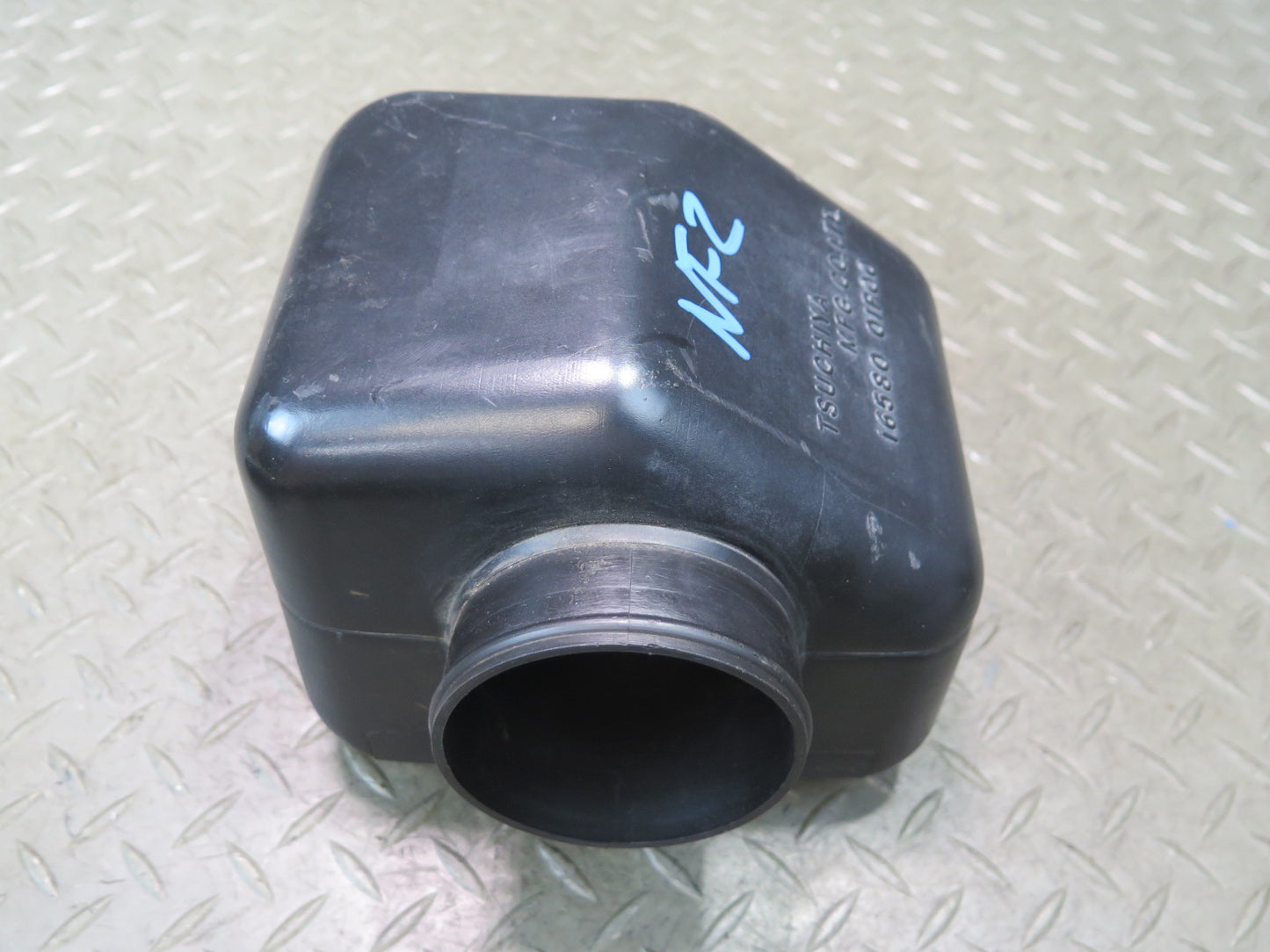 84-89 Nissan Z31 300ZX Air Intake Filter Resonator Box 16580-01P00 OEM