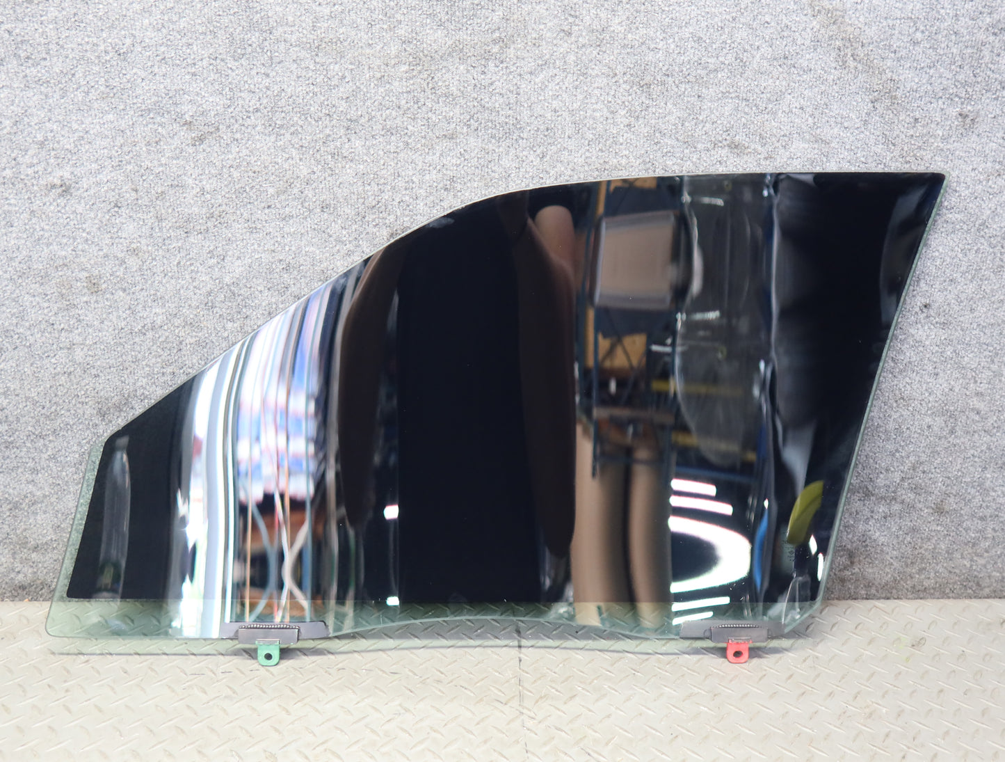 99-01 Toyota Crown JZS175 Front Right Driver Door Glass Window OEM