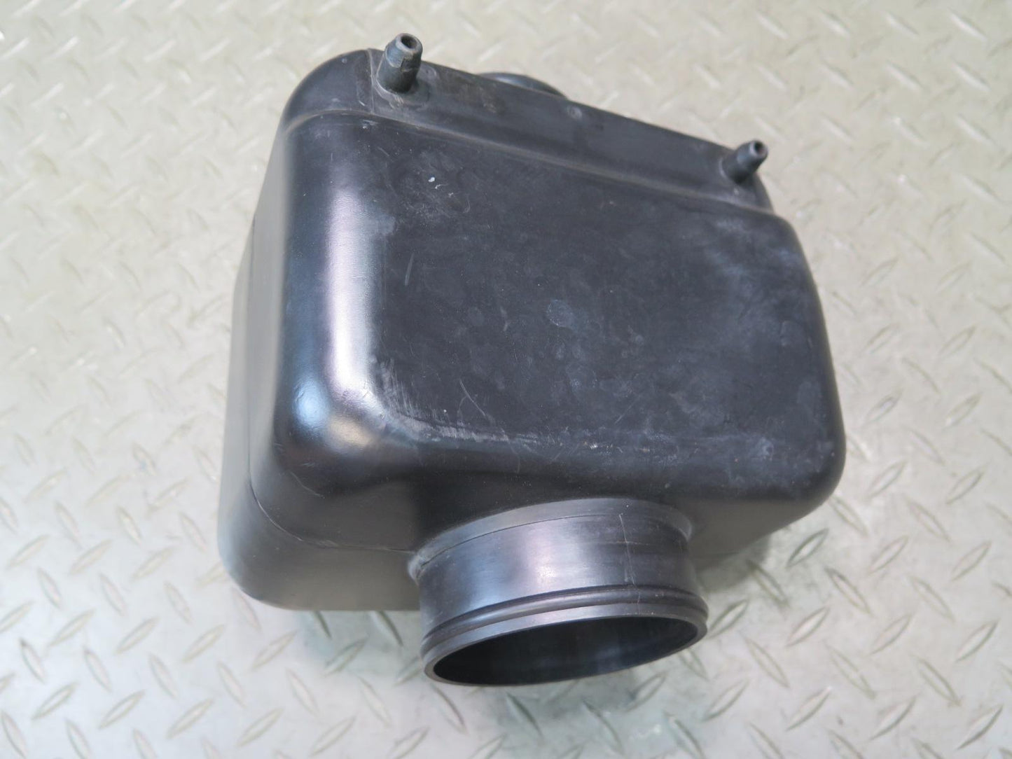 84-89 Nissan Z31 300ZX Air Intake Filter Resonator Box 16580-01P00 OEM