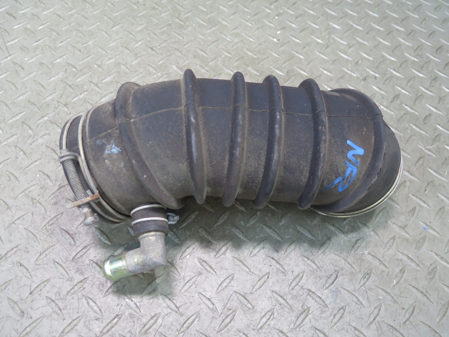 84-89 Nissan Z31 300ZX NON Turbo Air Intake Duct Tube OEM