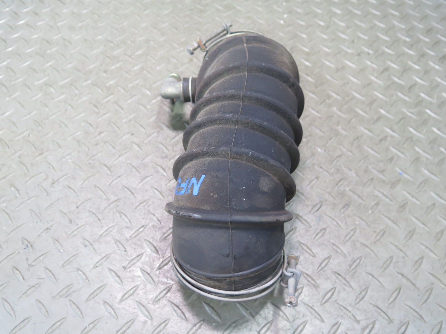 84-89 Nissan Z31 300ZX NON Turbo Air Intake Duct Tube OEM