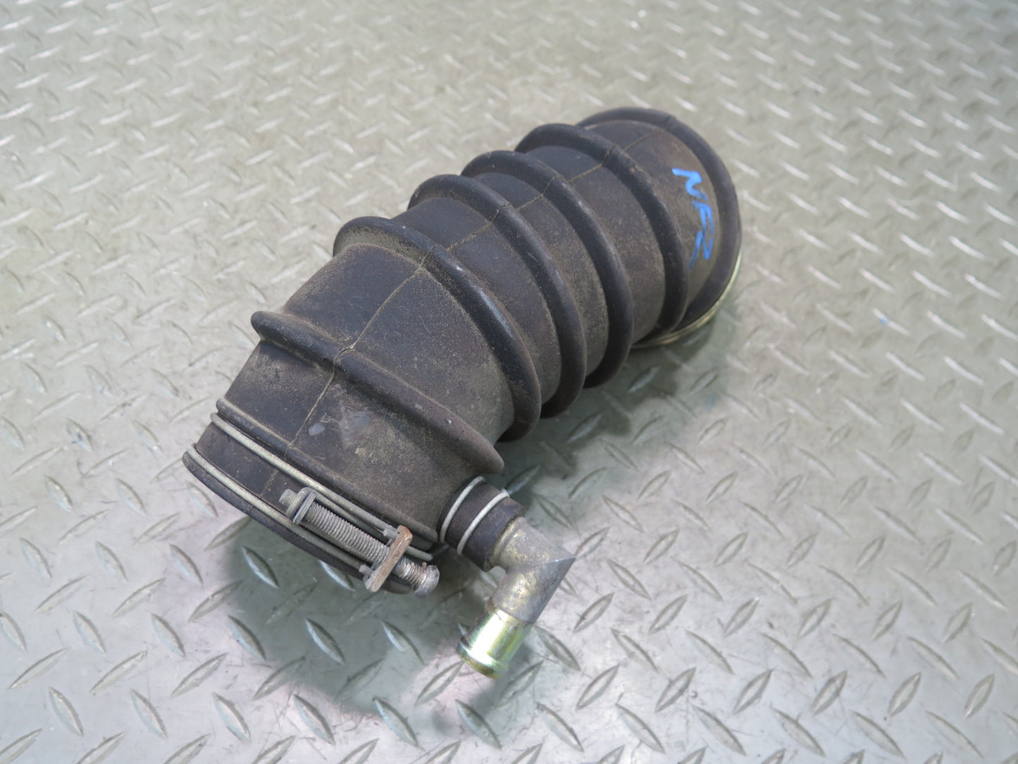 84-89 Nissan Z31 300ZX NON Turbo Air Intake Duct Tube OEM