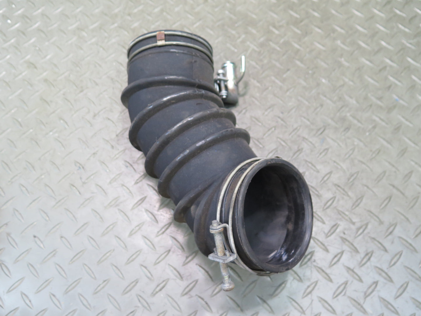 84-89 Nissan Z31 300ZX NON Turbo Air Intake Duct Tube OEM