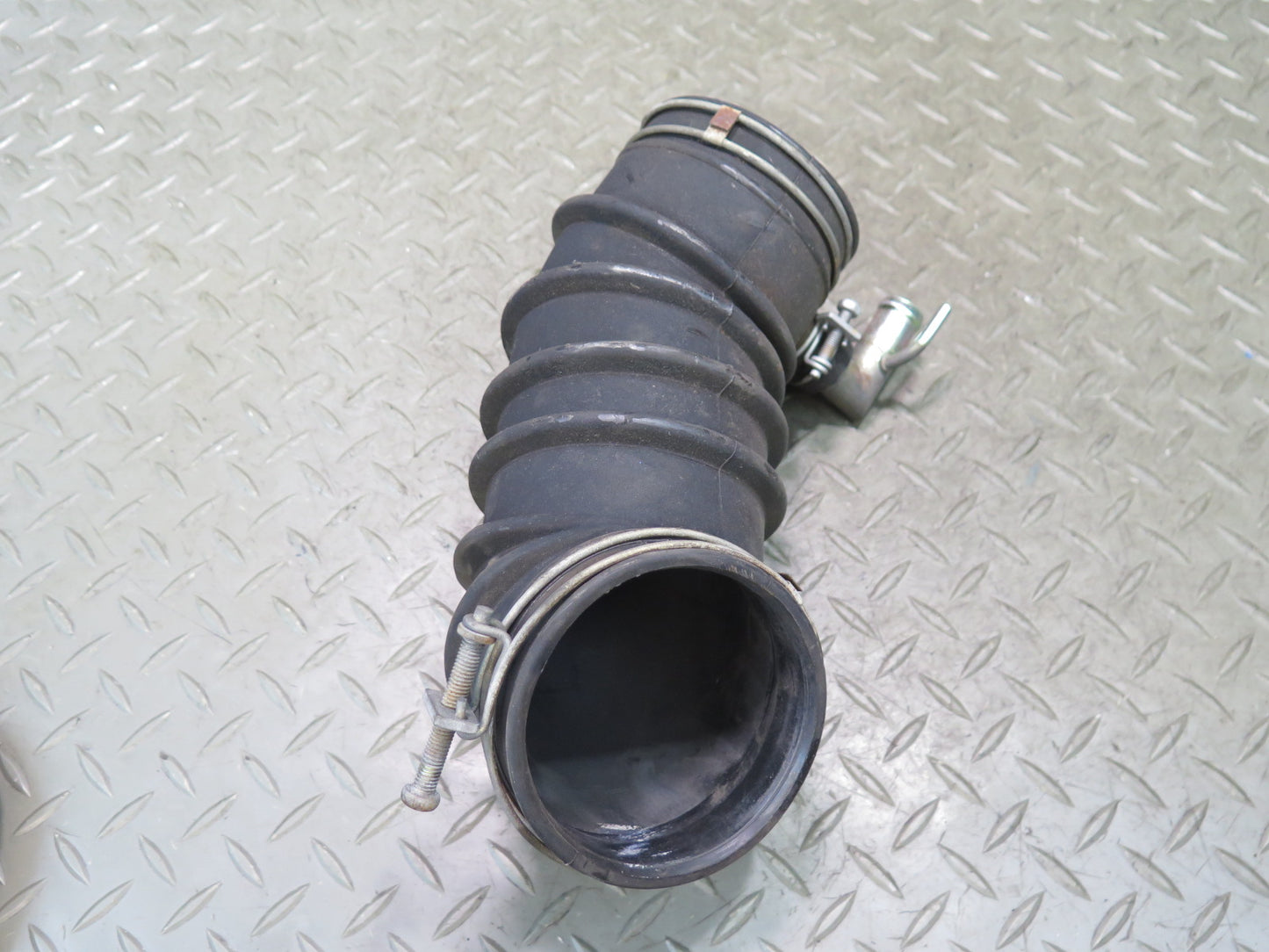 84-89 Nissan Z31 300ZX NON Turbo Air Intake Duct Tube OEM