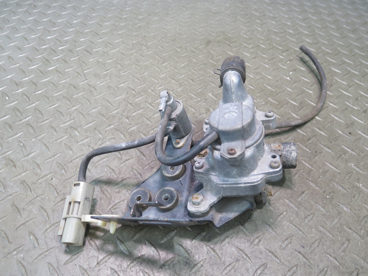 84-89 Nissan Z31 300ZX NON Turbo Auxiliary Air Injection Pump & Solenoid OEM