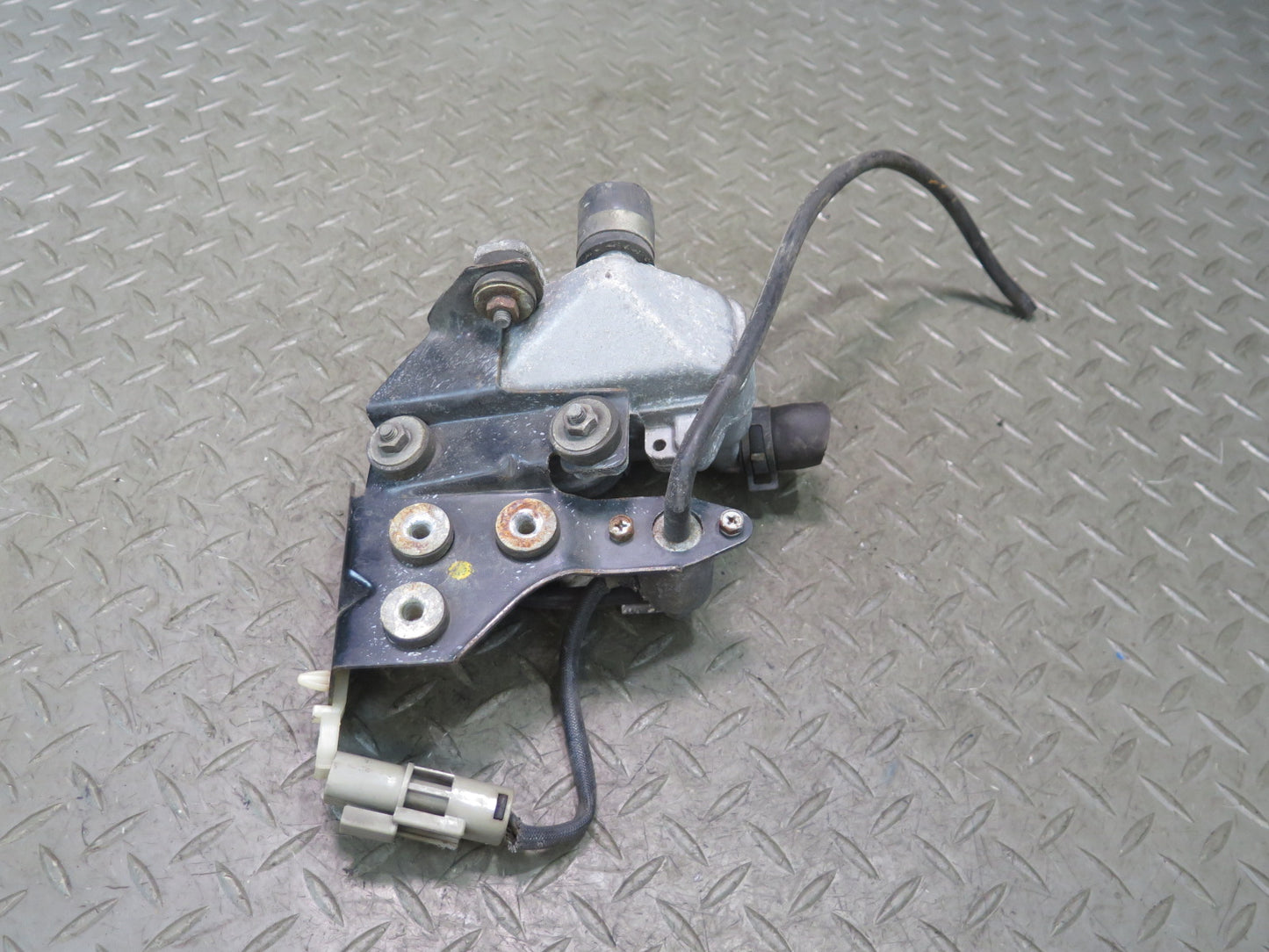 84-89 Nissan Z31 300ZX NON Turbo Auxiliary Air Injection Pump & Solenoid OEM