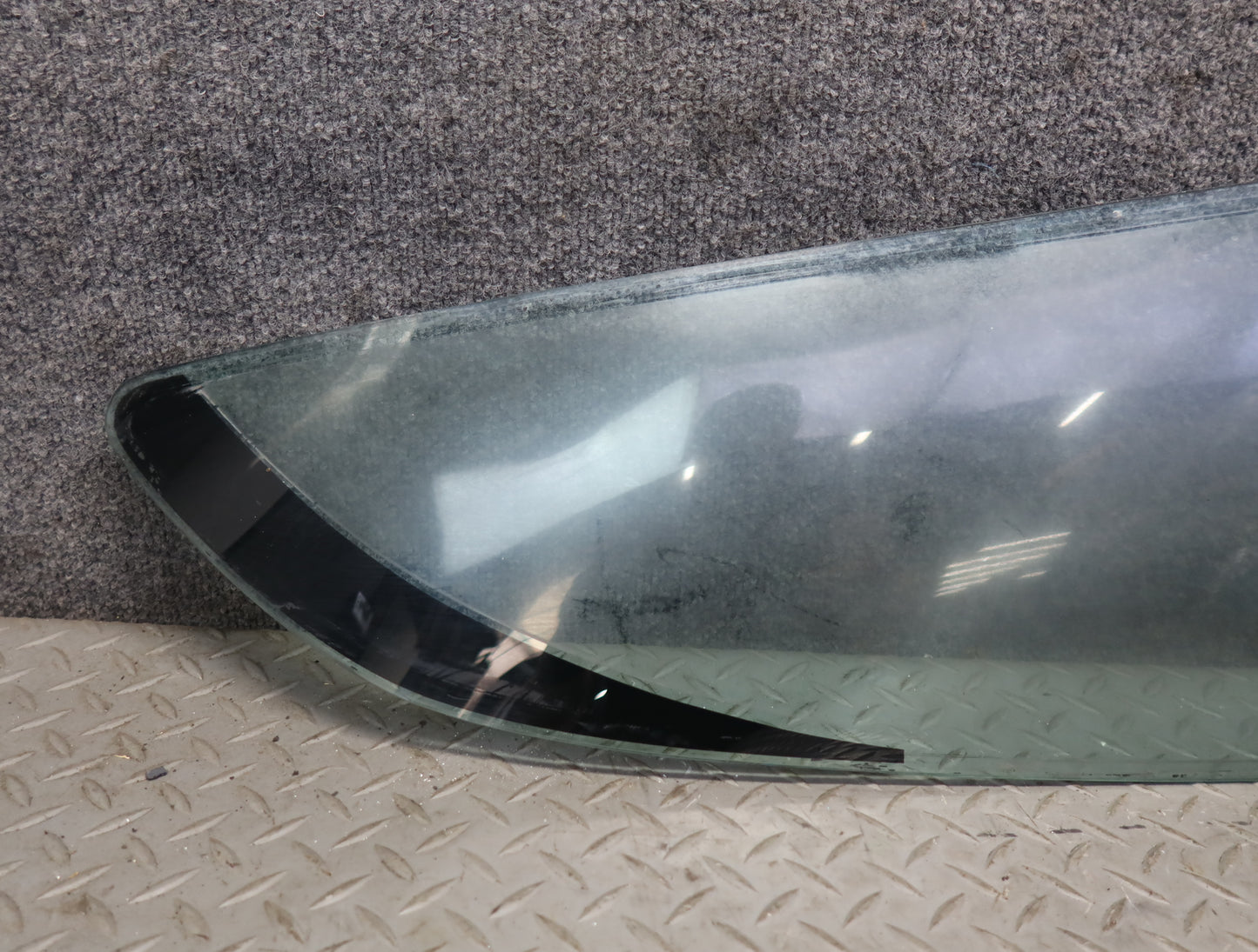 1984-1991 Porsche 928 Rear Right Pass Side Quarter Glass Window