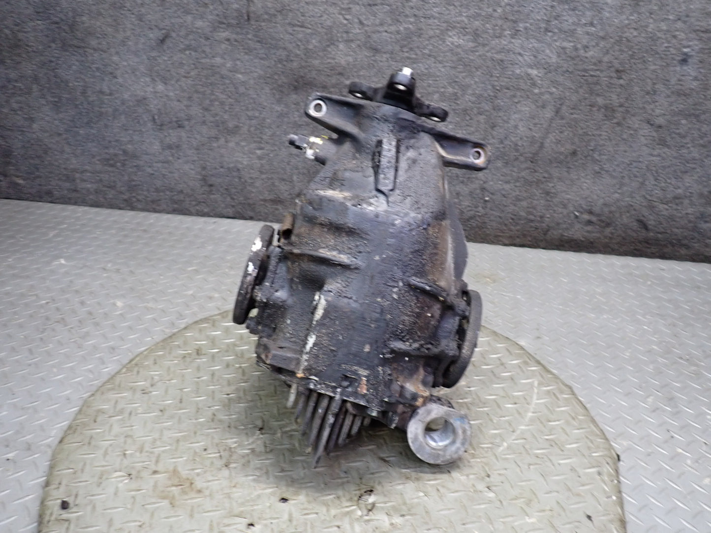 86-89 Mercedes R107 560SL Rear Differential Carrier 2.47 Ratio 86k Miles OEM