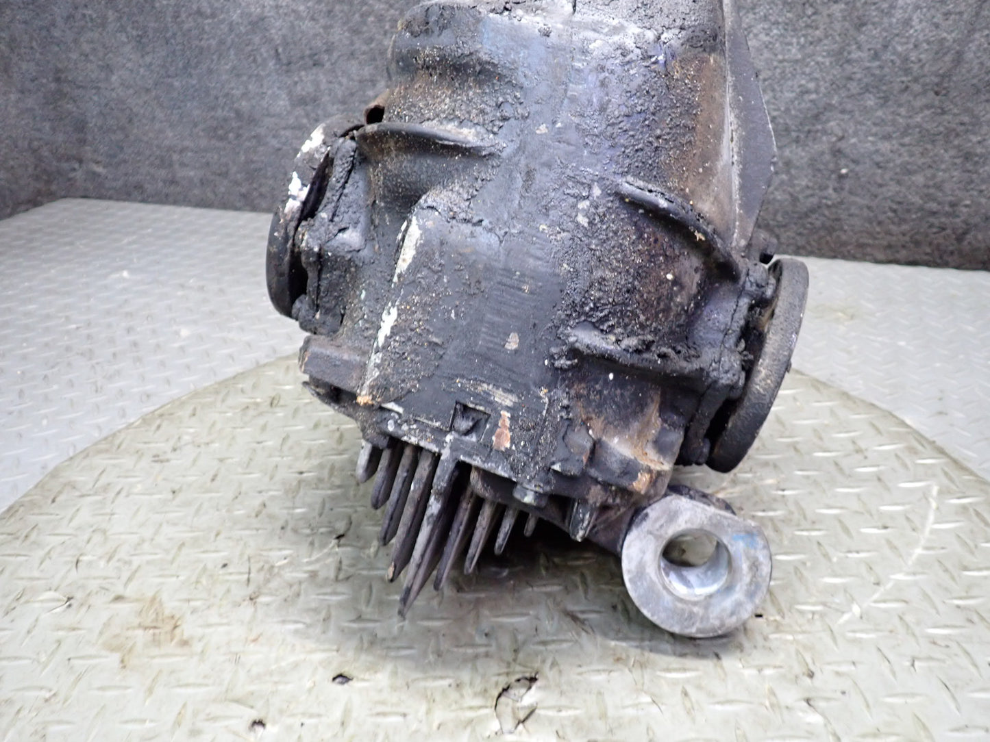 86-89 Mercedes R107 560SL Rear Differential Carrier 2.47 Ratio 86k Miles OEM