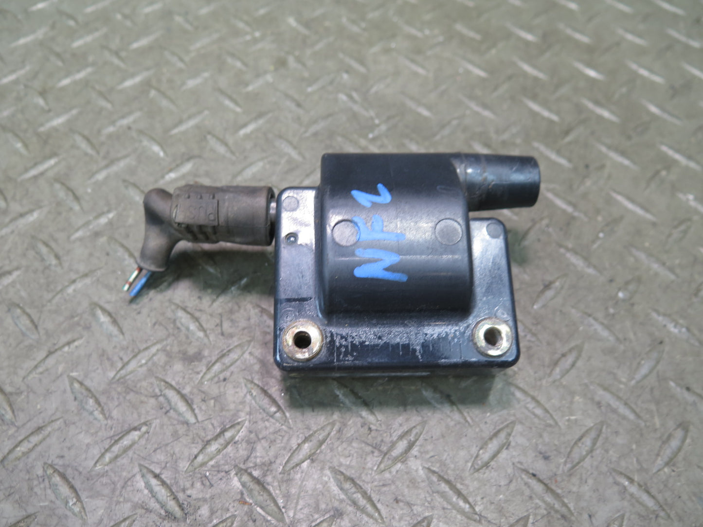 84-86 Nissan Z31 300ZX VG30E NON Turbo Ignition Coil OEM