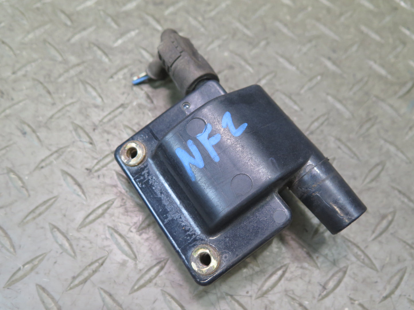 84-86 Nissan Z31 300ZX VG30E NON Turbo Ignition Coil OEM