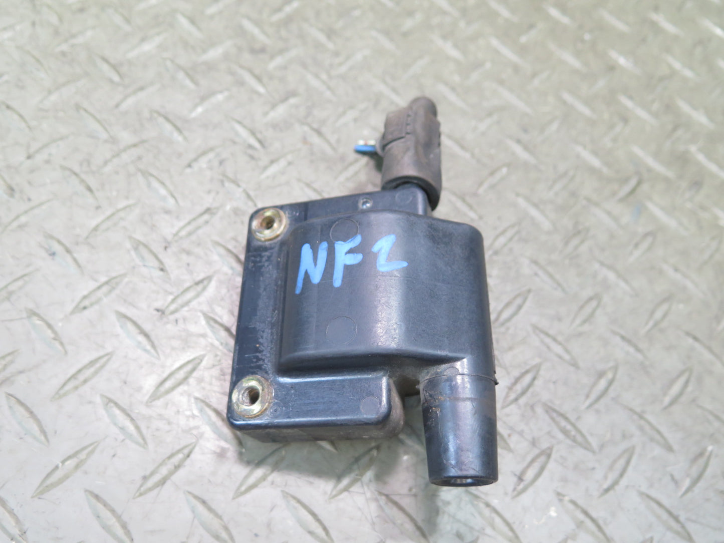84-86 Nissan Z31 300ZX VG30E NON Turbo Ignition Coil OEM