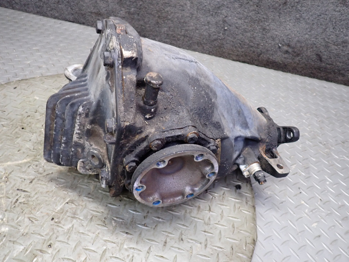 86-89 Mercedes R107 560SL Rear Differential Carrier 2.47 Ratio 86k Miles OEM