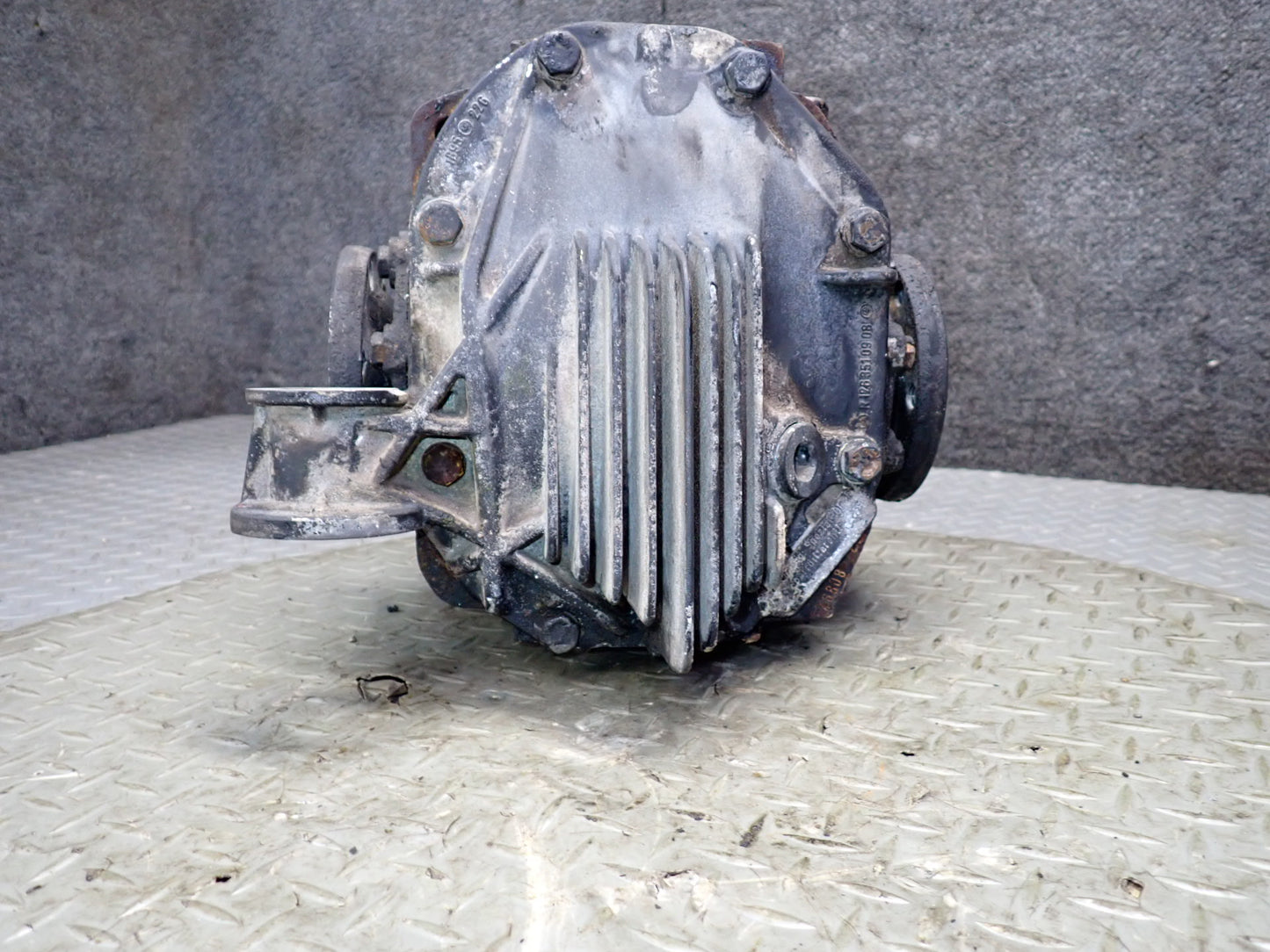 86-89 Mercedes R107 560SL Rear Differential Carrier 2.47 Ratio 86k Miles OEM