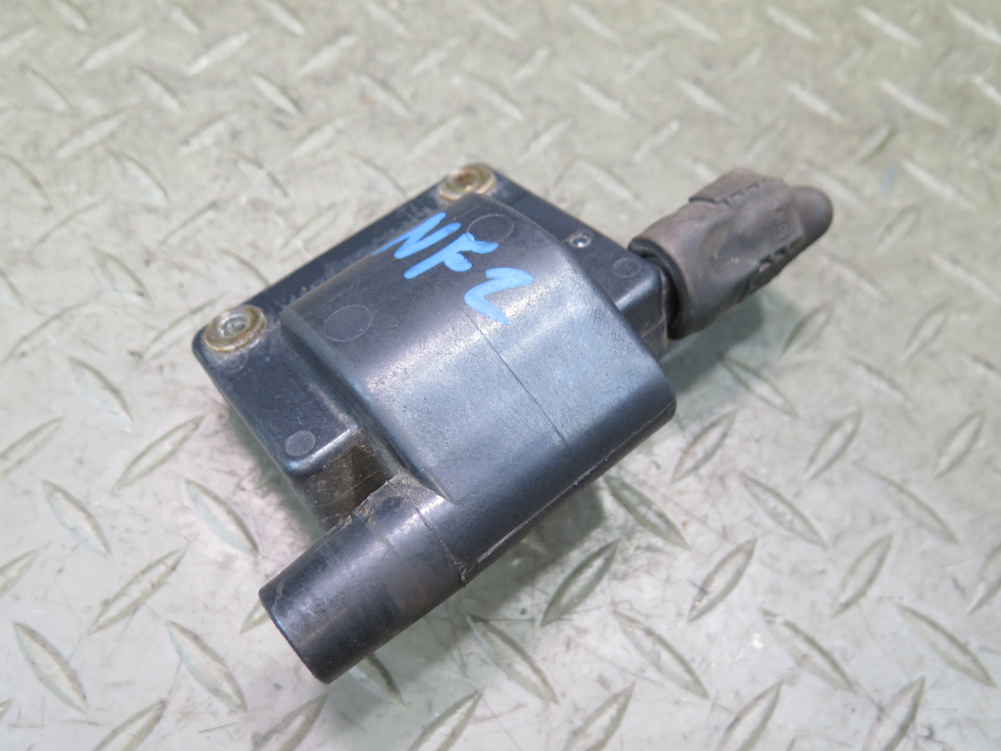 84-86 Nissan Z31 300ZX VG30E NON Turbo Ignition Coil OEM