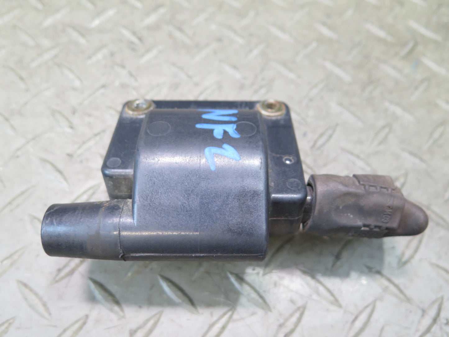 84-86 Nissan Z31 300ZX VG30E NON Turbo Ignition Coil OEM