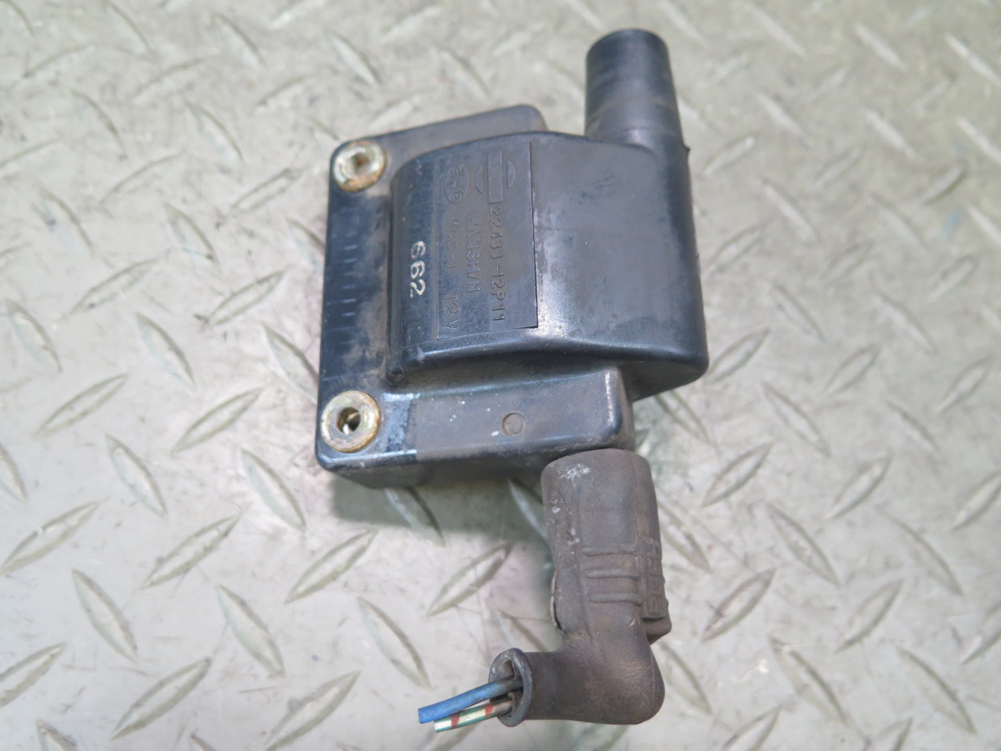 84-86 Nissan Z31 300ZX VG30E NON Turbo Ignition Coil OEM