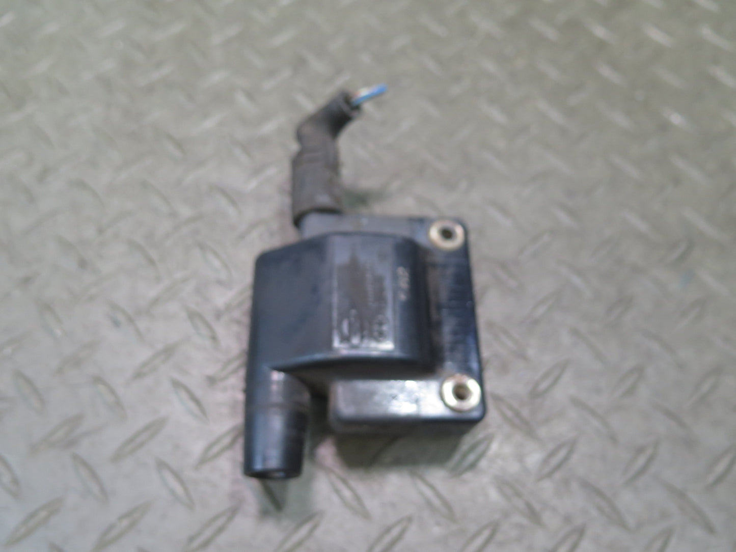 84-86 Nissan Z31 300ZX VG30E NON Turbo Ignition Coil OEM
