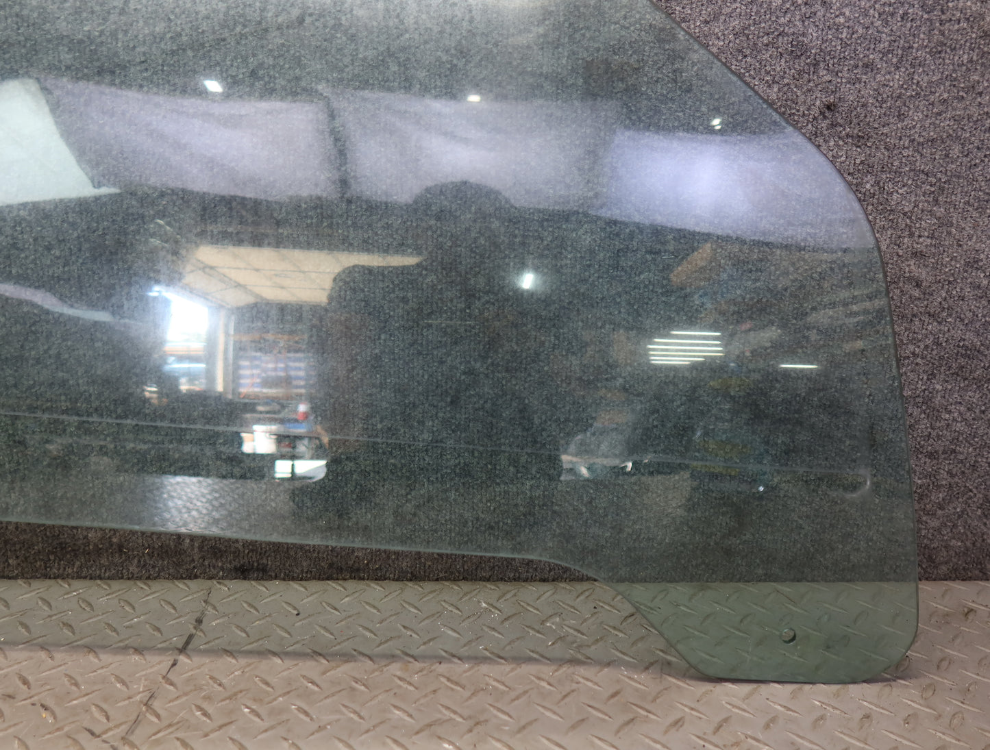 02-05 Ford Thunderbird Right Passenger Door Glass Window OEM