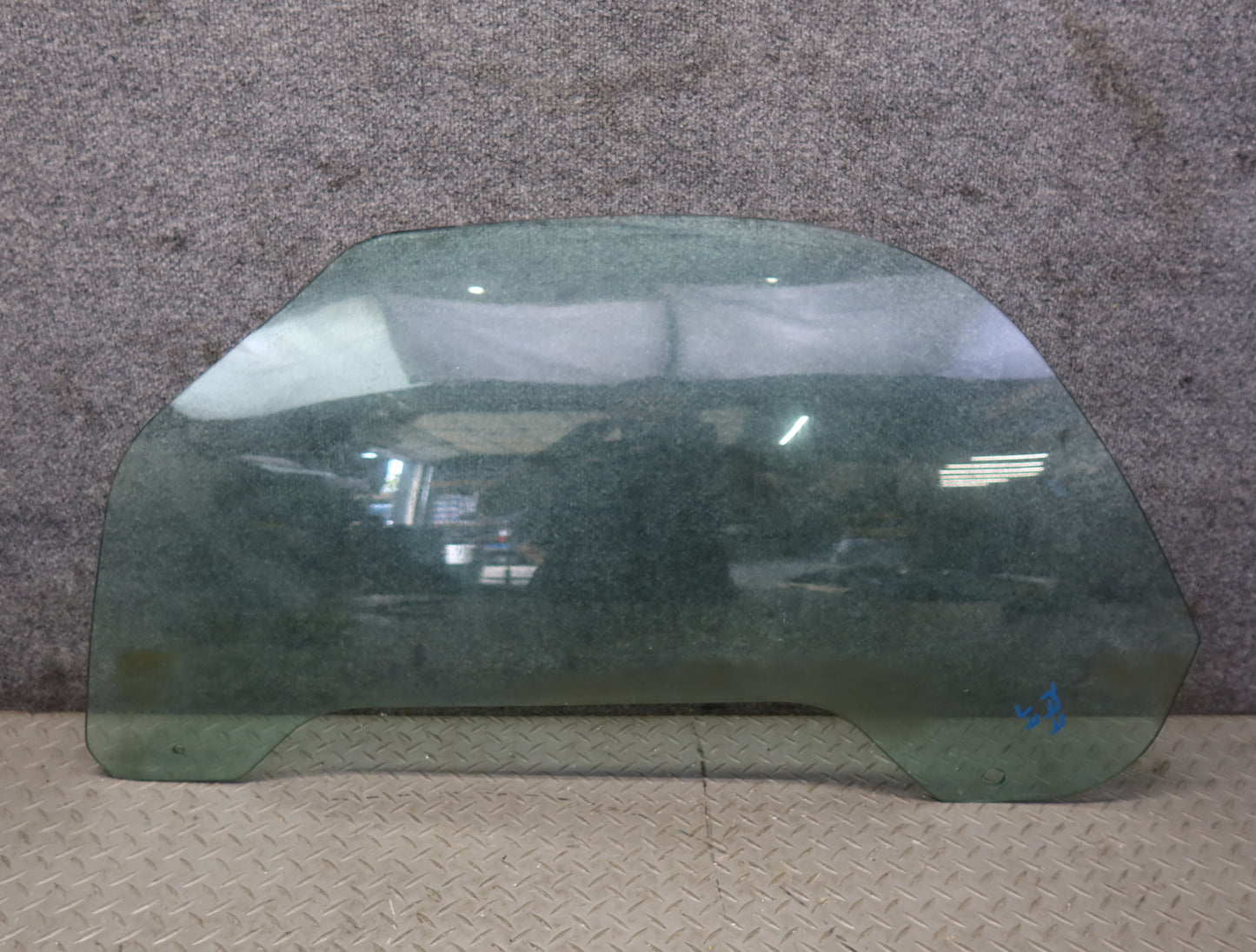 02-05 Ford Thunderbird Left Driver Door Glass Window OEM