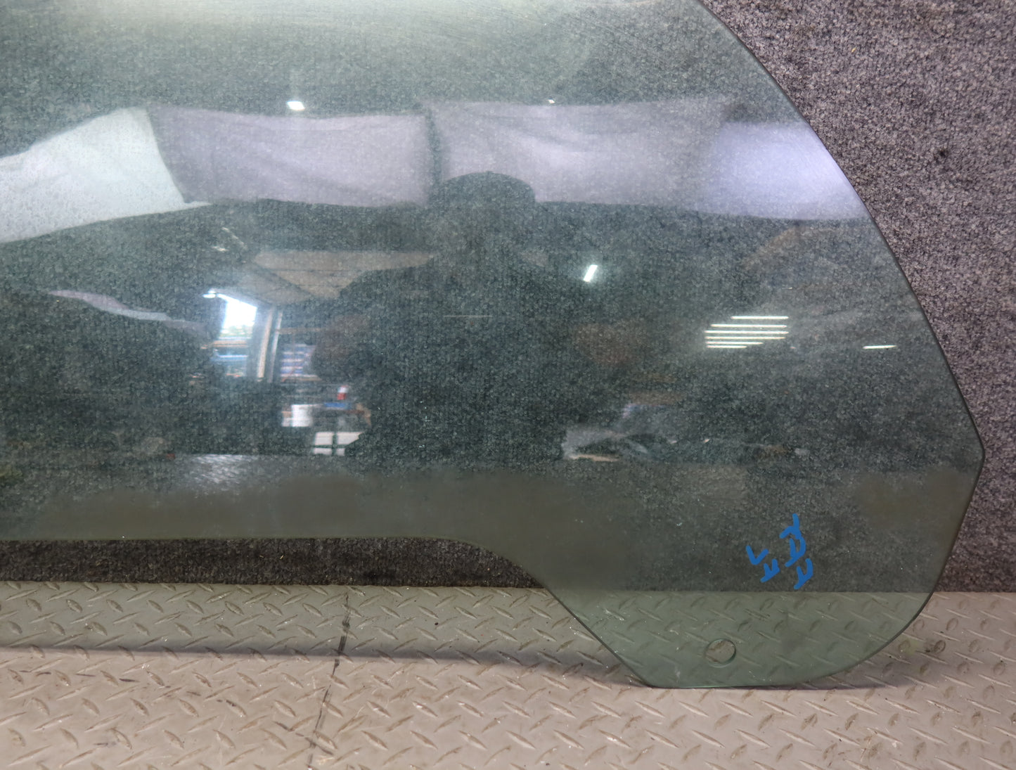 02-05 Ford Thunderbird Left Driver Door Glass Window OEM