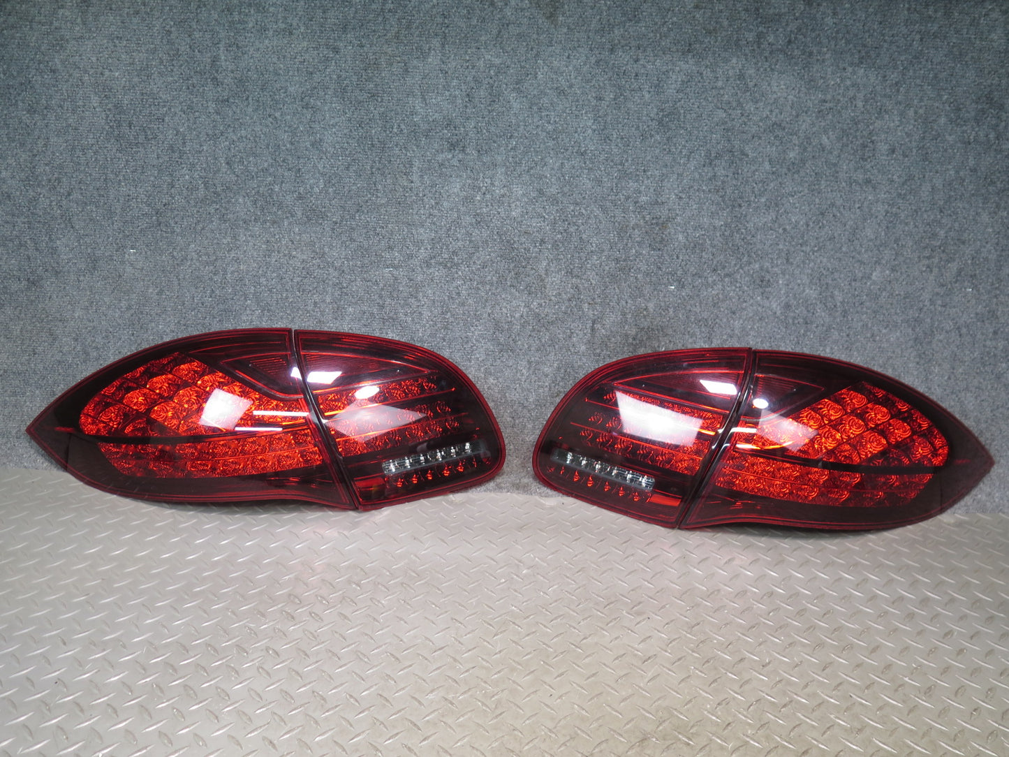 2011-2014 Porsche Cayenne 958 Rear Inner & Outer LED Tail Light Lamp Set of 4